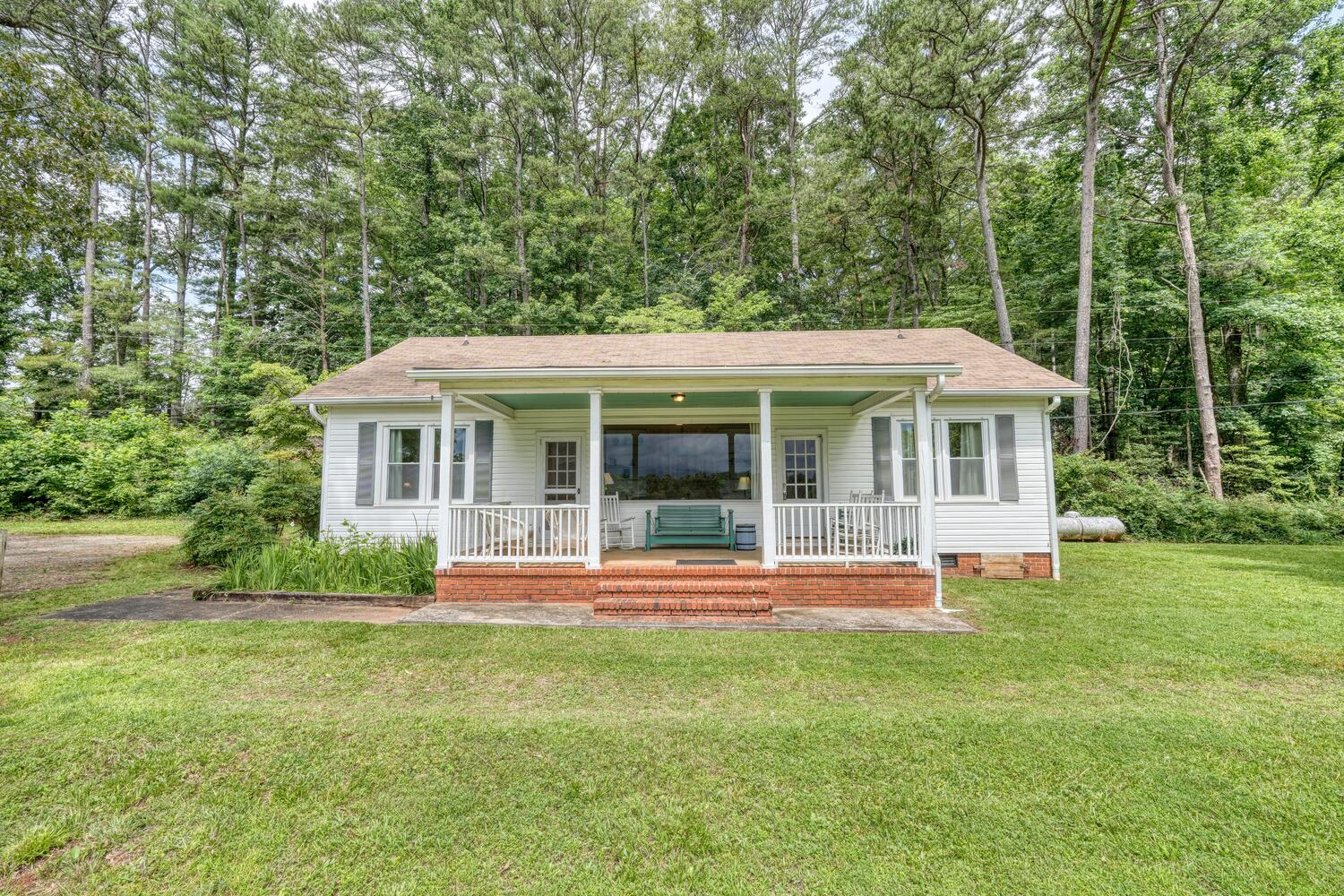 131 Wonderview Drive – Hayesville