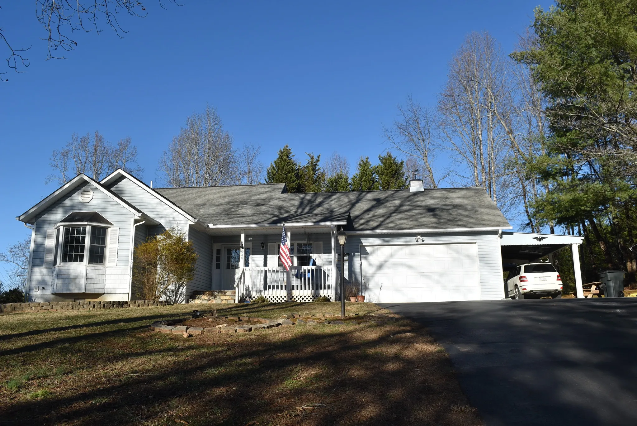 549 Sneaking Creek Dr – Hayesville NC