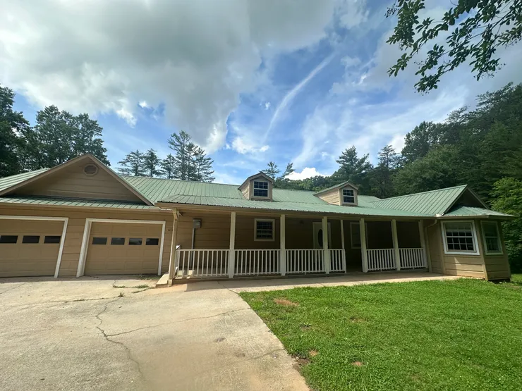 655 Sunset Drive – Young Harris GA