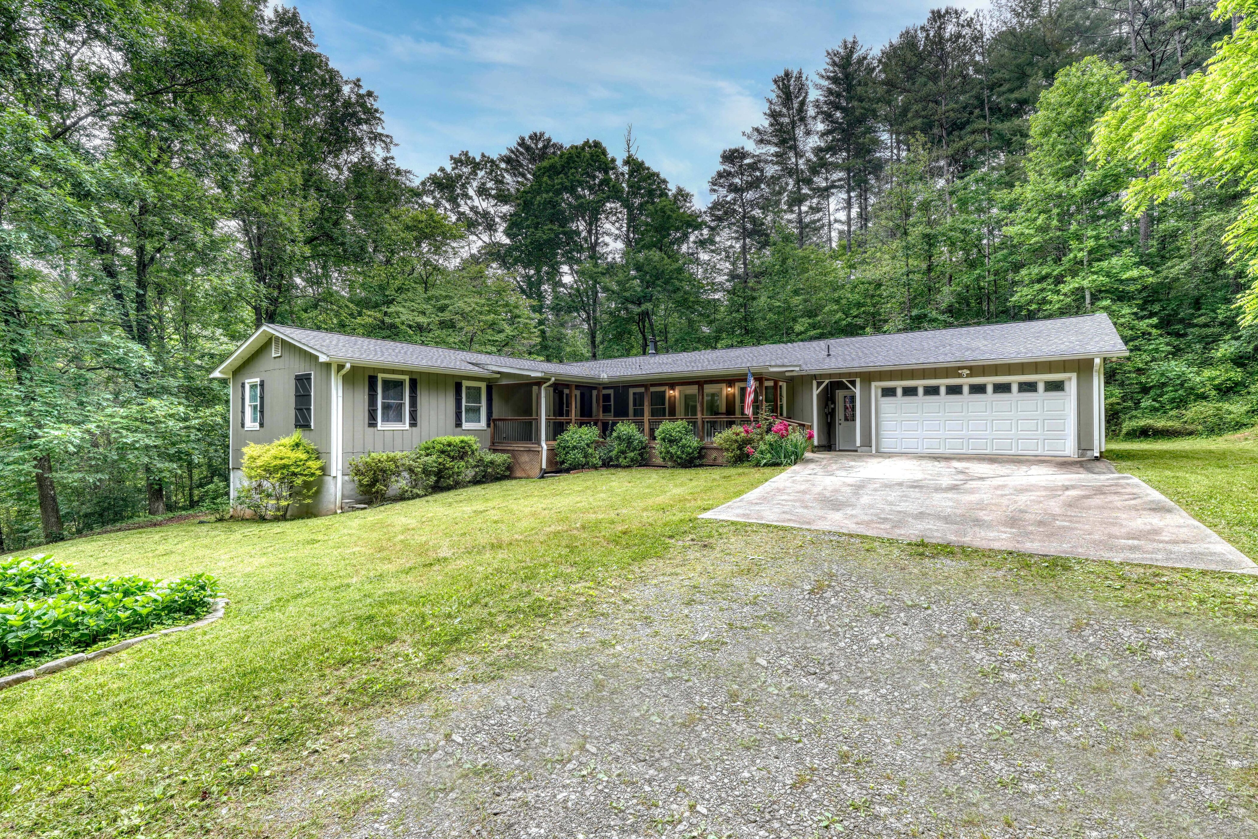 562 New Hope Club Road – Ellijay, GA